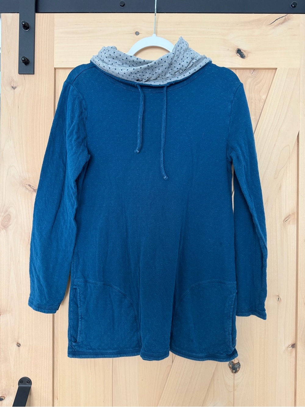 Toad&Co Teal Blue Long-Sleeve Pullover Tunic with Gray Polka Dot Cowl